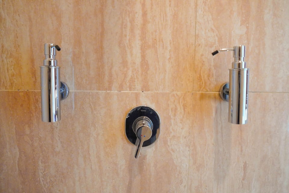 Bathroom amenities