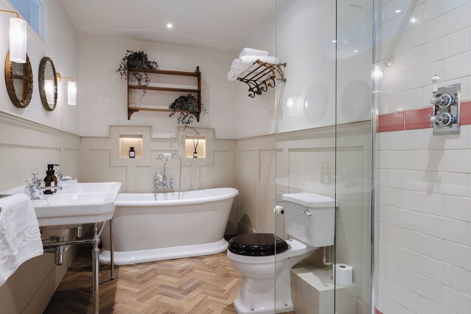 Superior Double Room | Bathroom
