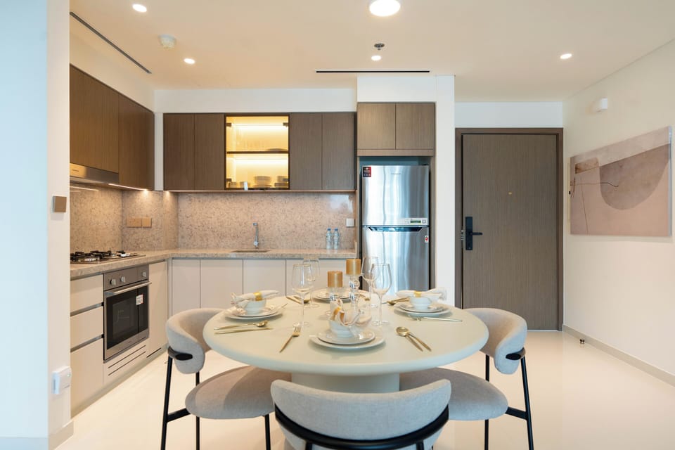 Deluxe Apartment, Balcony, Sea View | Private kitchen | Full-size fridge, microwave, oven, stovetop