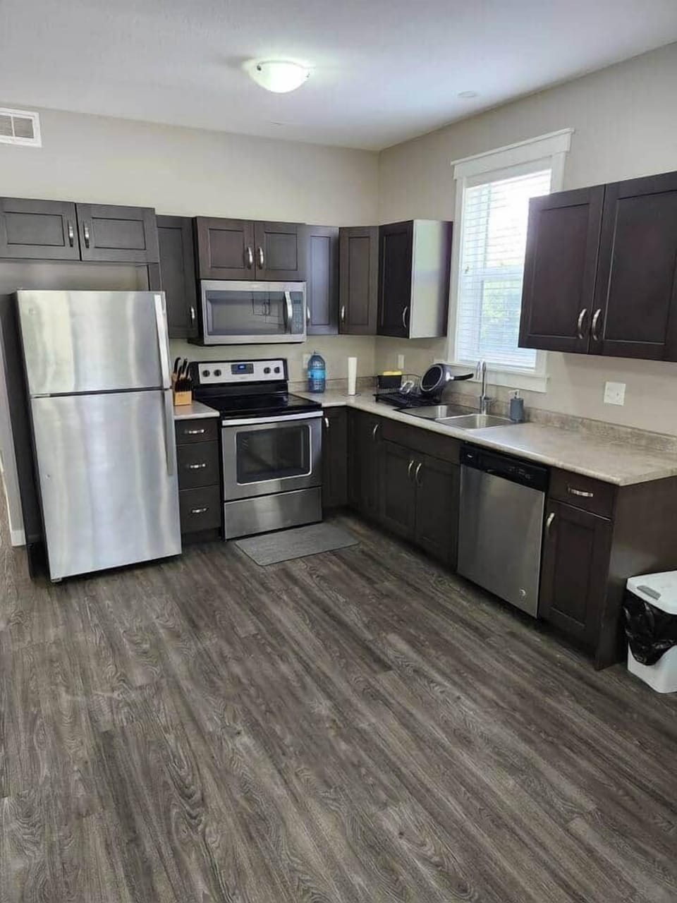 Open Concept - Full Kitchen - ideal for families mindful of cooking and feeding healthy meals to the family away from home. Allows for great savings on not always eating out, feeding on processed fast foods or ordering out.