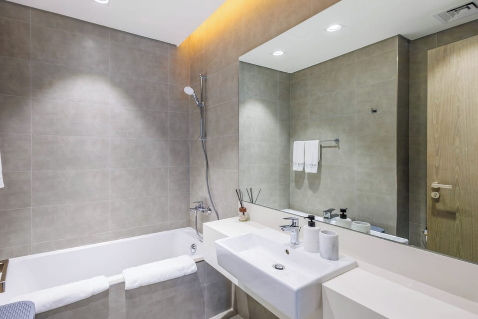 Charming 1BR Apt - Near Downtown Dubai Apartment in Dubai