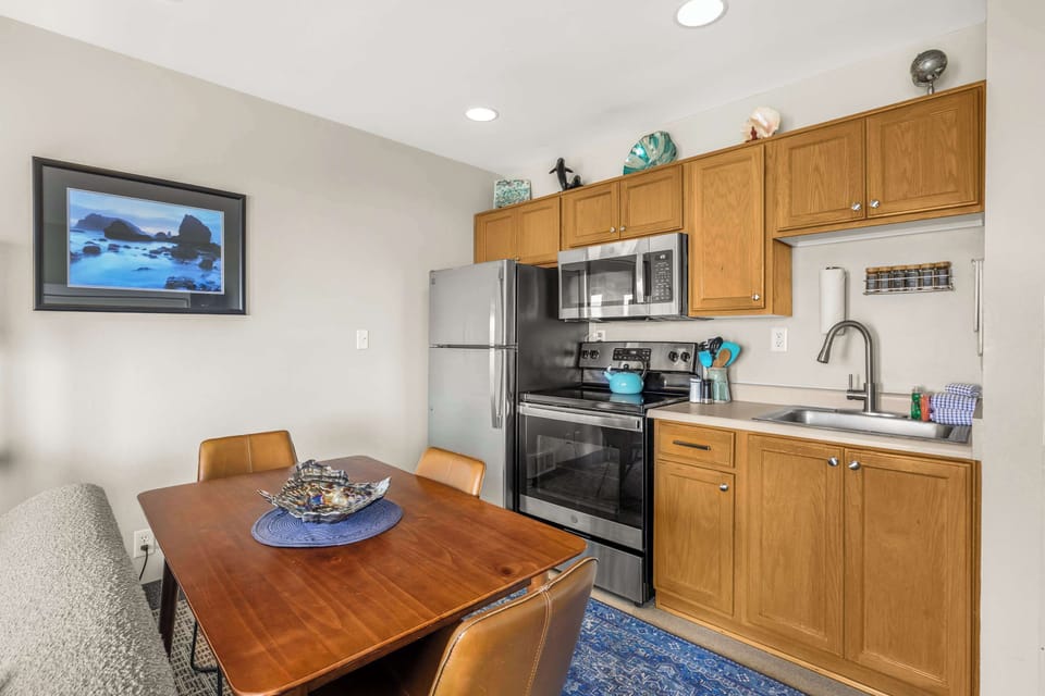 The fully equipped kitchen comes with everything you need to cook