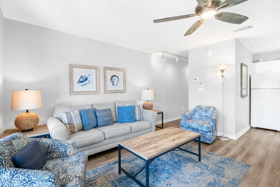 Grand Caribbean 106 - Living Room