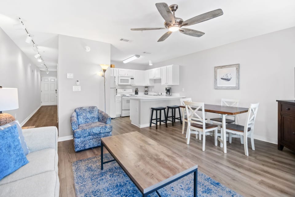 Grand Caribbean 106 - Living Room With Dining Area