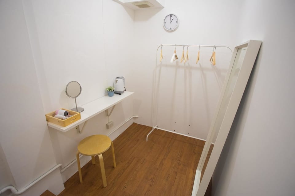 Basic Studio, 1 Queen Bed | In-room safe, soundproofing, free WiFi, bed sheets