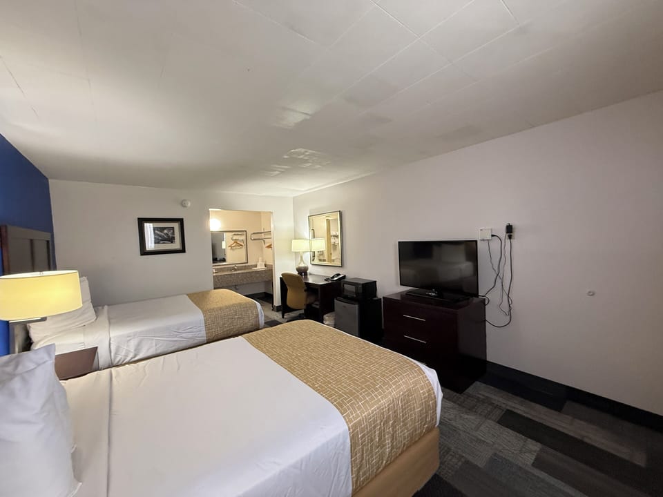 Double Room, 2 Double Beds | WiFi (free)