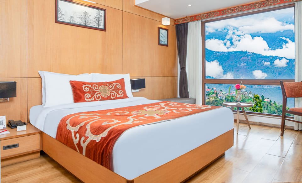 Premium View Room | Premium bedding, in-room safe, desk, blackout drapes