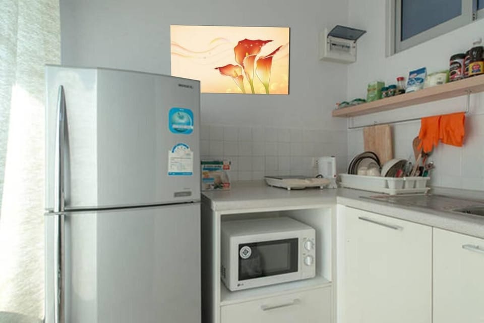 Condo, 1 Bedroom, Accessible, Smoking | Private kitchen