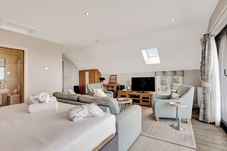 Deluxe Double Room, Balcony, Sea View | WiFi (free)