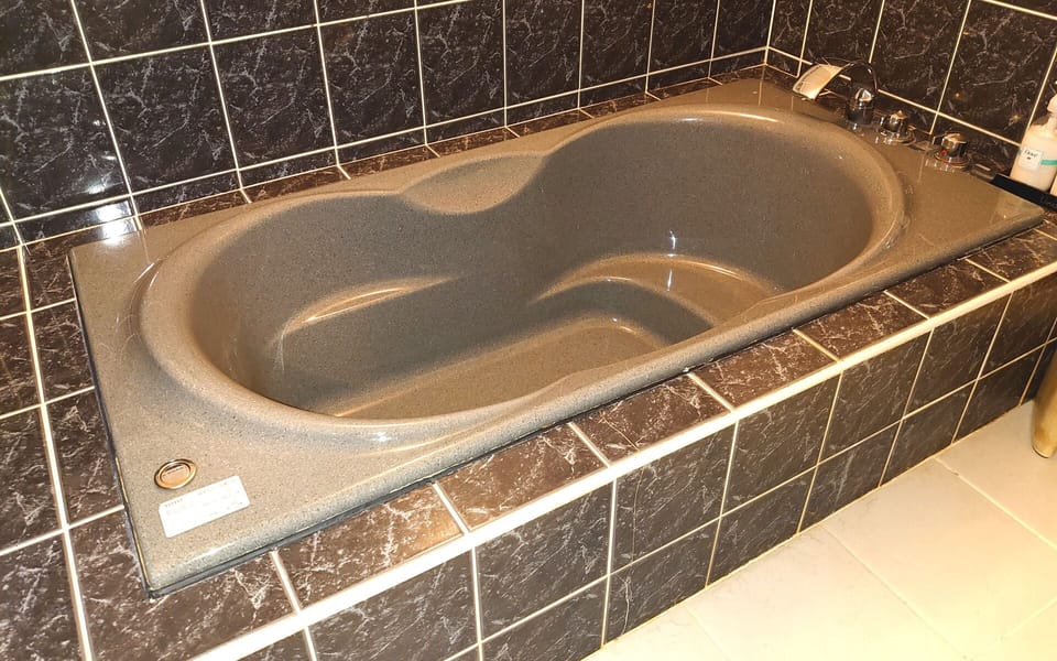 Royal Double Room, Non Smoking | Bathroom | Separate tub and shower, free toiletries, hair dryer, slippers