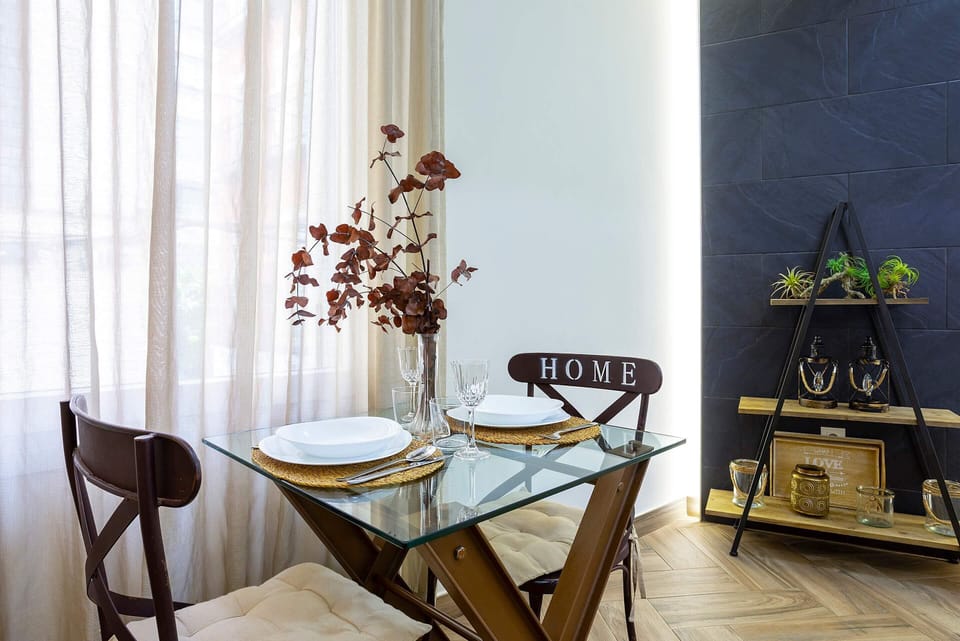 Apartment (1 Bedroom) | In-room dining