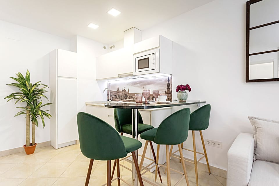 Apartment (1 Bedroom) | In-room dining