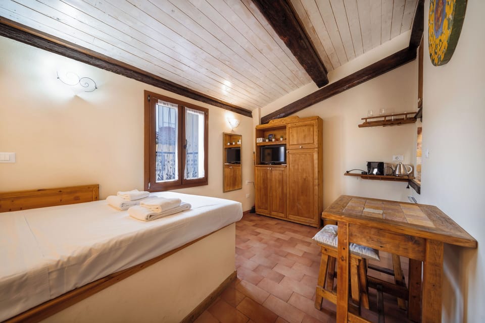 Classic Studio | Iron/ironing board, free WiFi