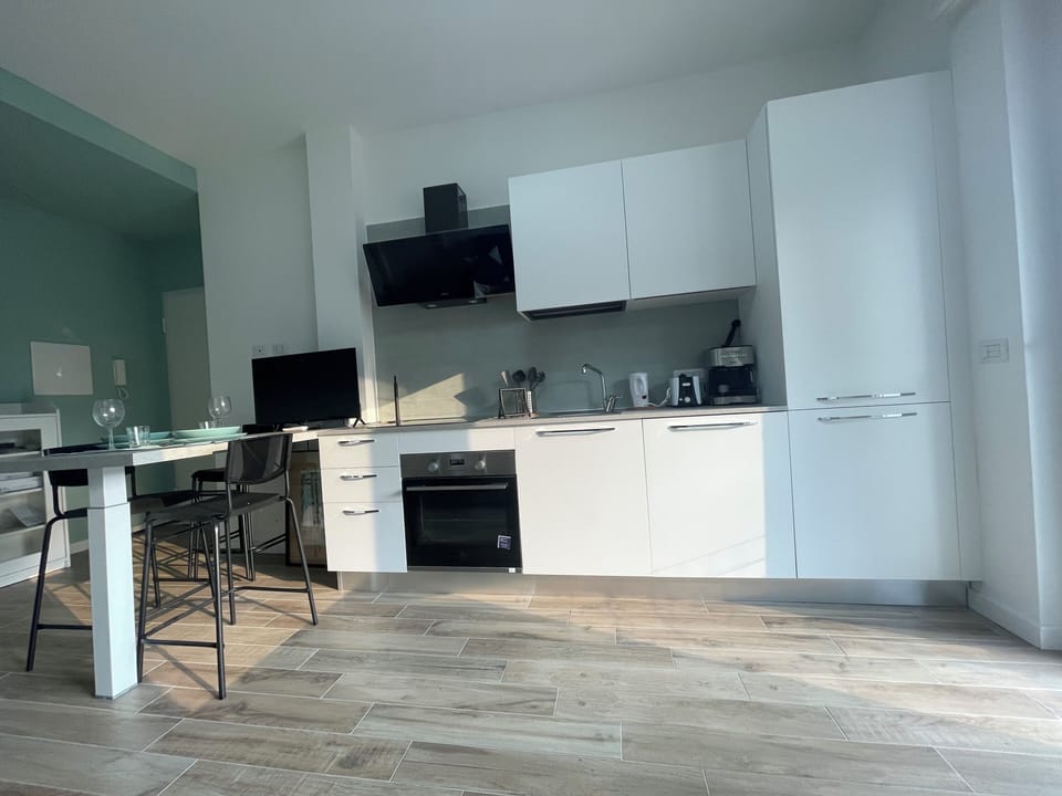Apartment, 1 Bedroom | Private kitchen | Fridge, oven, stovetop, dishwasher