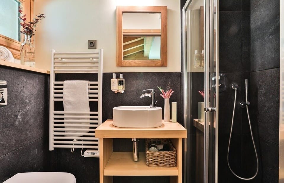 One of the Ensuite Bathrooms (showers only)