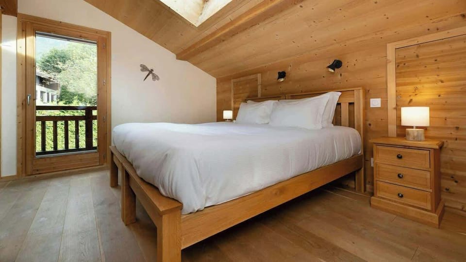 Upper floor bedroom with bath, Italian Shower, sink & toilet. All beds can be made as singles or Doubles.