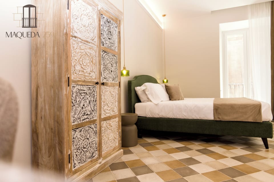 Deluxe Room, 1 King Bed, Balcony, City View | Desk, laptop workspace, soundproofing, free WiFi
