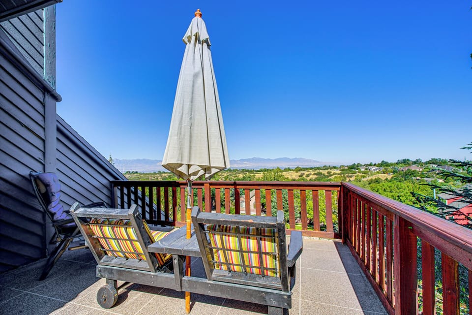 Upper Deck | Surrounding Views