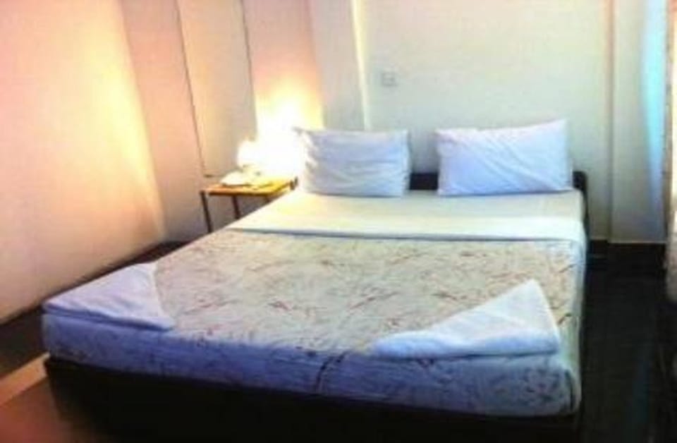 Double Room (Double Room with Fan) | Free WiFi