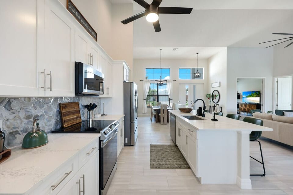 Open floor concept kitchen area