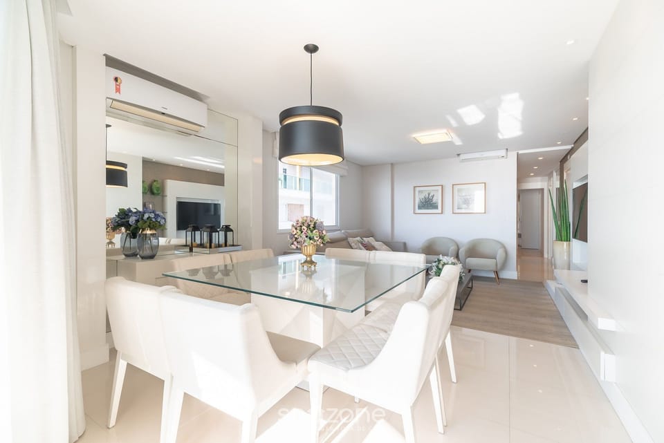 Basic Apartment | Dining