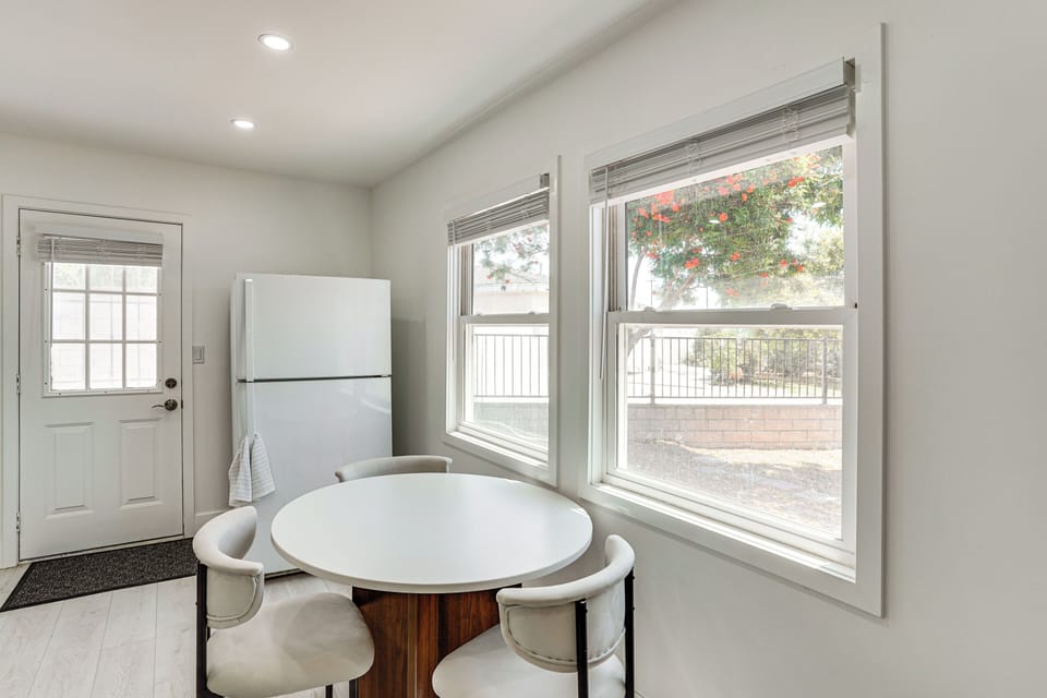 Kitchen Dining Area