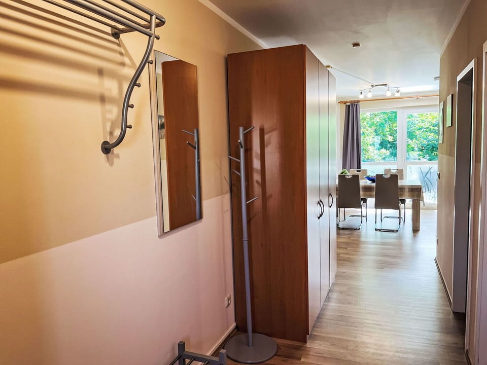 Mixed-Use, Sash Window, Balcony