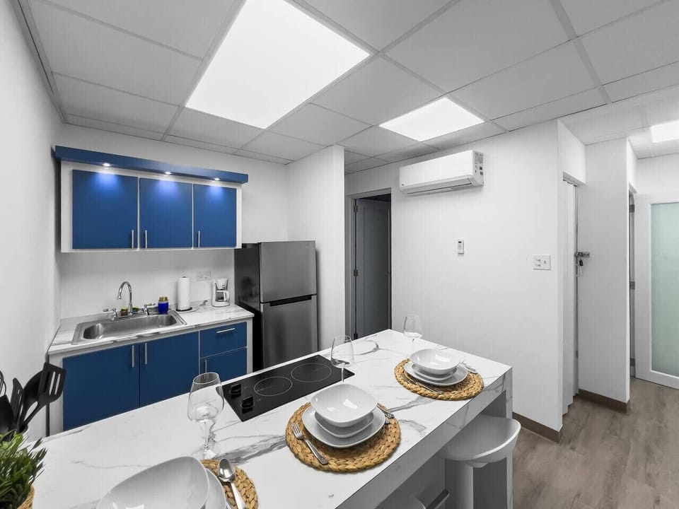 Cook Comfortably in a Sleek, Contemporary Kitchen