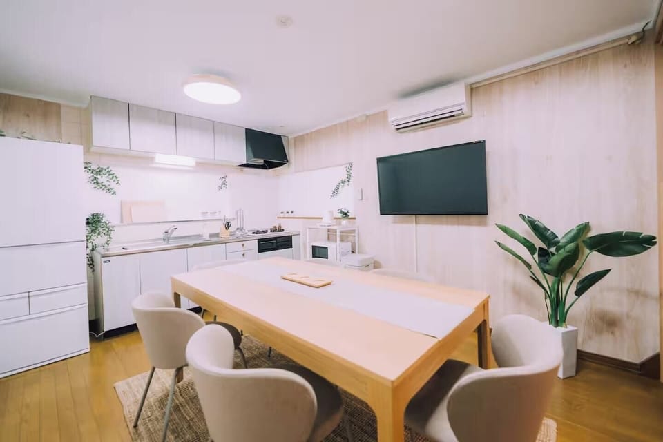 House, Non Smoking | Private kitchen | Full-size fridge, microwave, stovetop, highchair