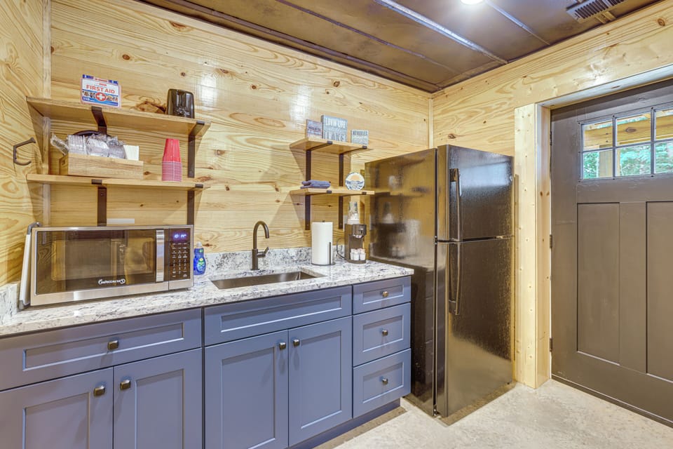 Kitchenette | Keurig | Toaster