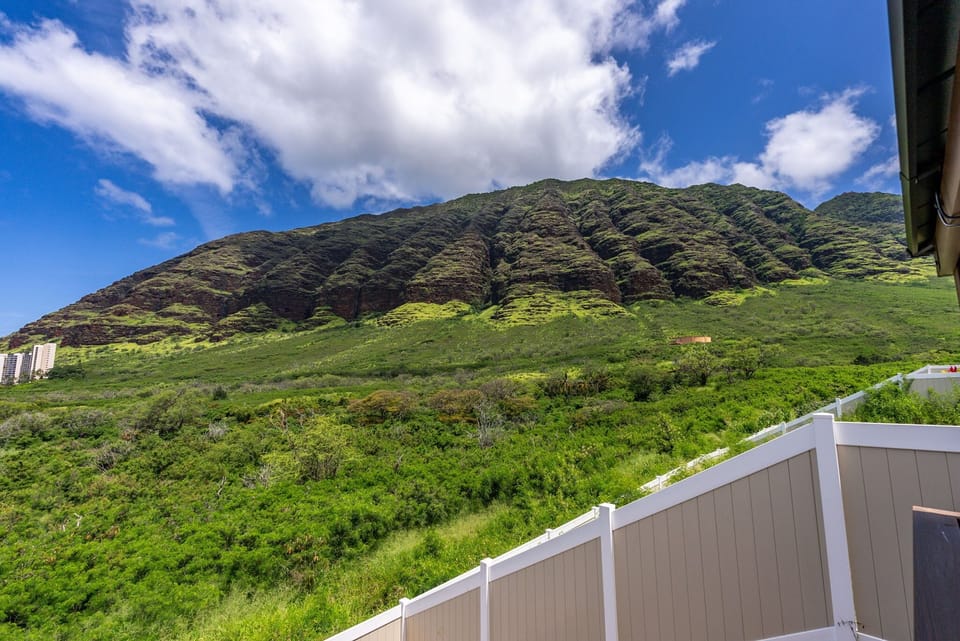 House, Sea Facing (3 Bedrooms) | Mountain view