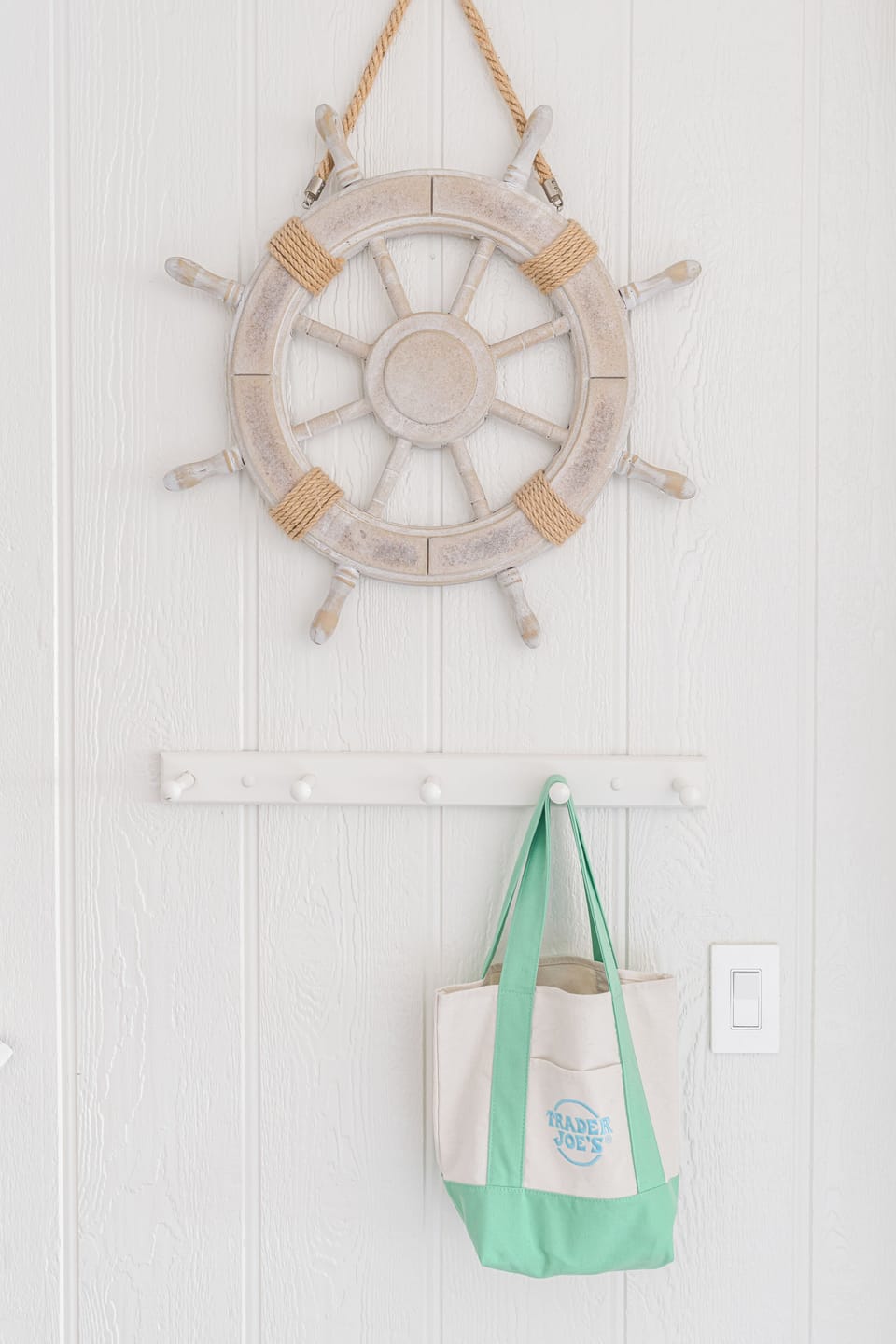 Convenient hanging area.