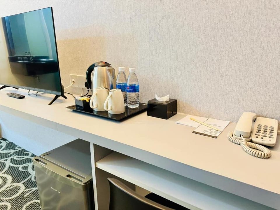 Desk, laptop workspace, iron/ironing board, free WiFi