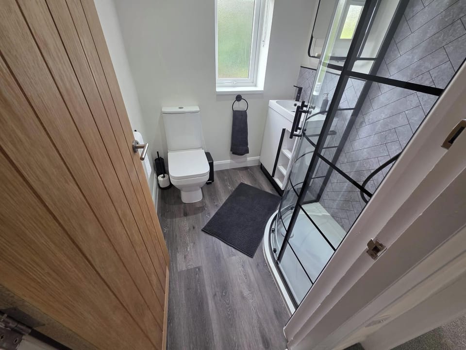 House - Sleeps 4 - Parking - Garden - City Centre House in Leeds