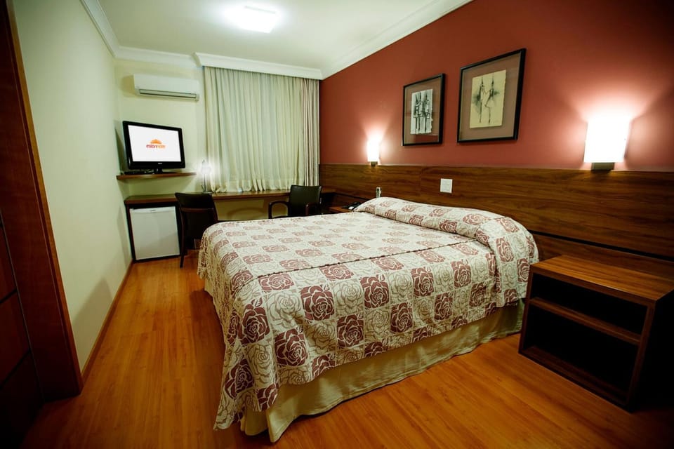 Minibar, in-room safe, desk, free WiFi