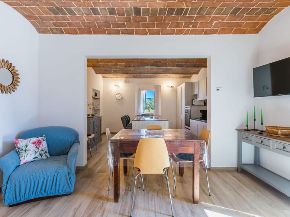 Furniture, Interior Design, Flooring, Wall, Floor, Wood, Chair, Ceiling, Table, Room