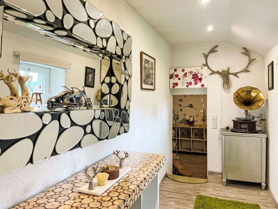 Interior Design, Wall, Furniture, Lighting, Flooring, Room, Floor, Home, Ceiling, Light Fixture