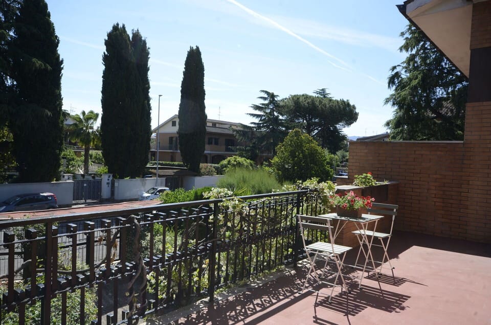 Balcony / Terrace / Patio, Building Exterior