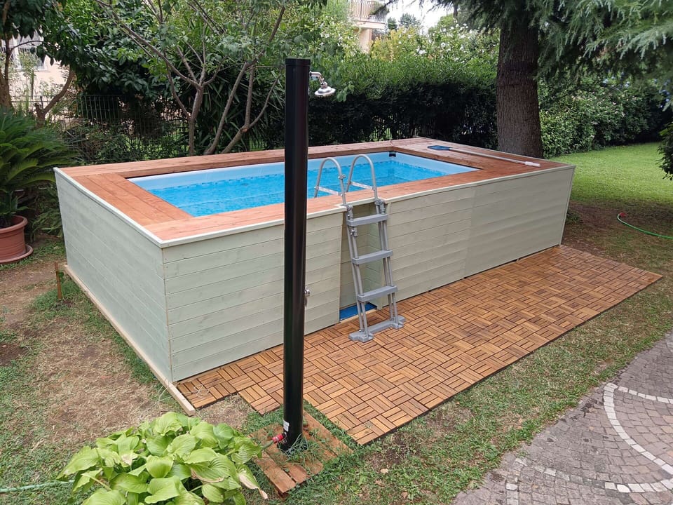 Building Exterior, Garden, Pool