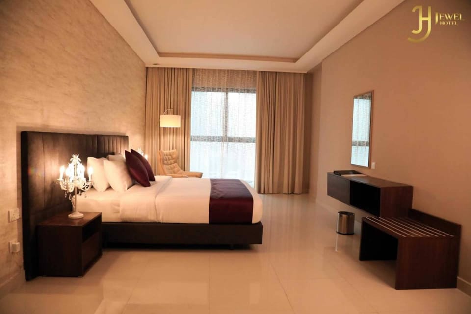 Deluxe Suite | WiFi (free), bed sheets