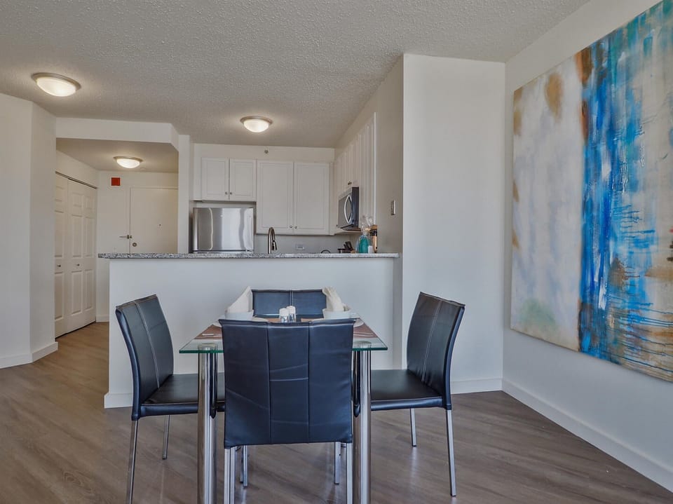 Jersey City 2 Bedroom Dining Room