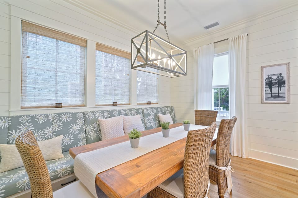 ADJACENT CUSTOM BUILT IN DINING AREA; SEATS 8 COMFORTABLY