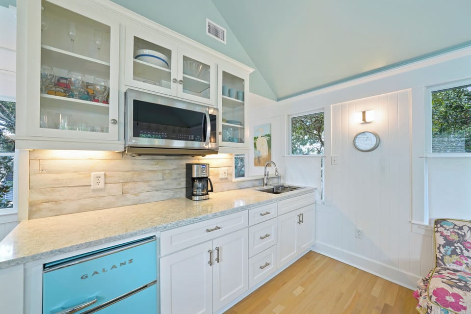 COMPLETE W/ TWO STOVE TOP IN PULL OUT DRAWER AND COFFEE MAKER