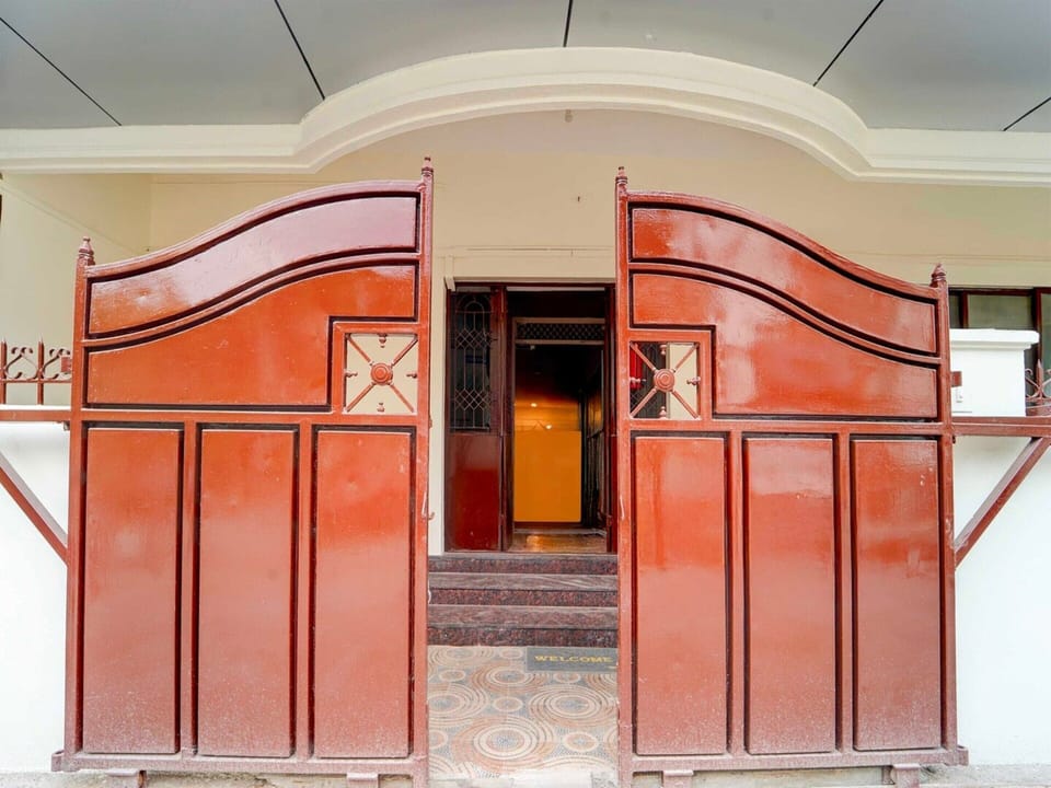 House | Reception