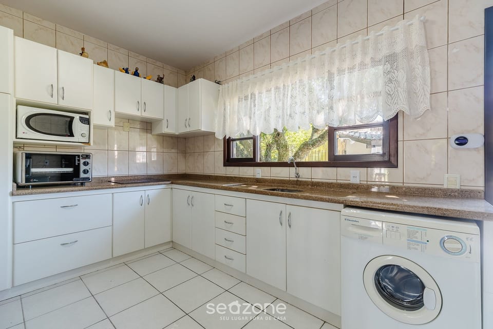 Villa | Private kitchen | Cookware/dishes/utensils