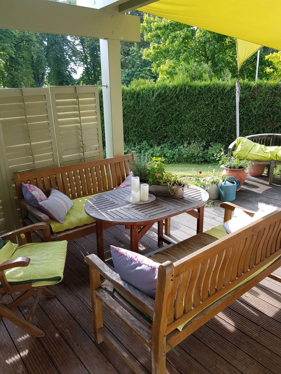 Outdoor dining