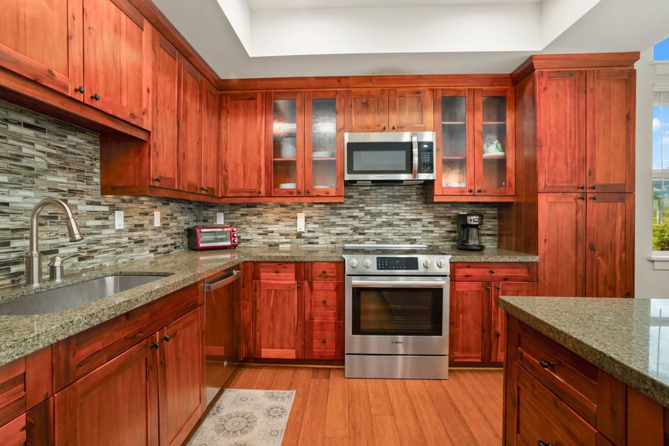 Condo, 3 Bedrooms | Private kitchen | Fridge, oven, coffee/tea maker, toaster