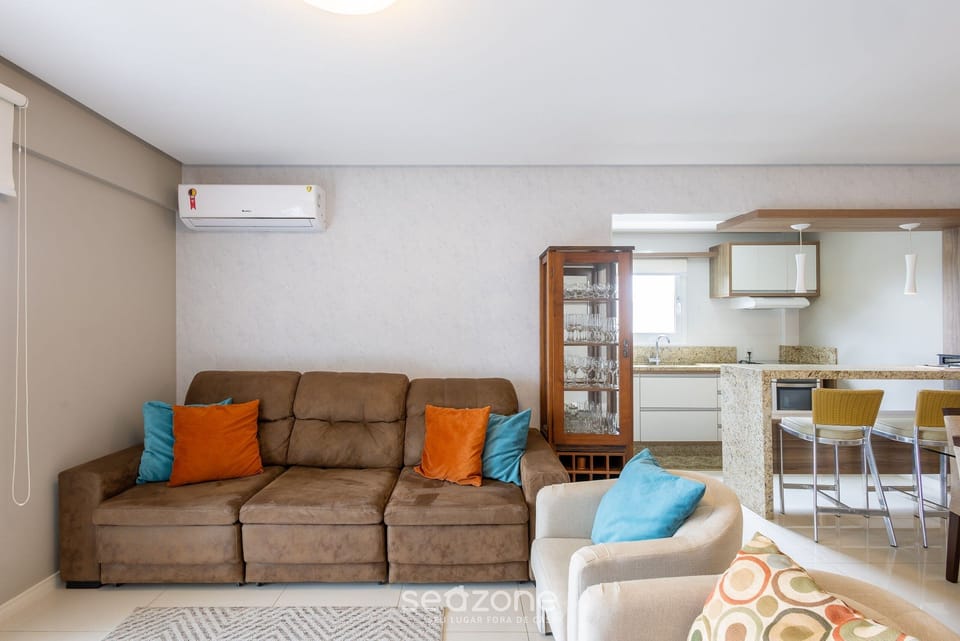 Basic Apartment | Living area | TV