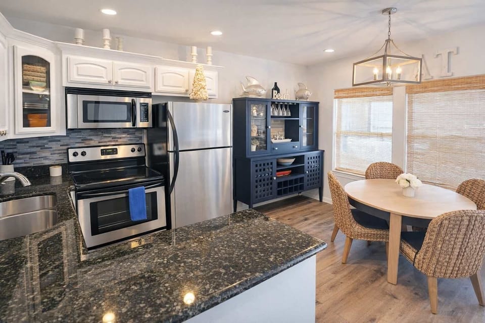 Condo, Multiple Beds, Balcony, Partial Ocean View (Cora Lee Beachview) | Private kitchen | Fridge, microwave, oven, stovetop