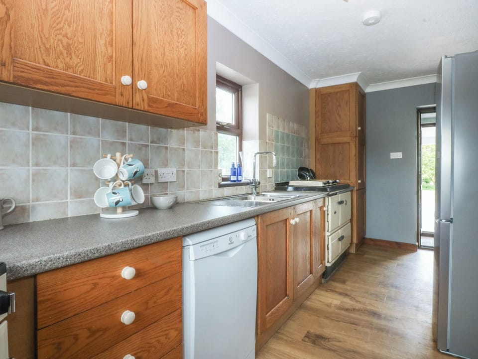 Dishwasher, cookware/dishes/utensils